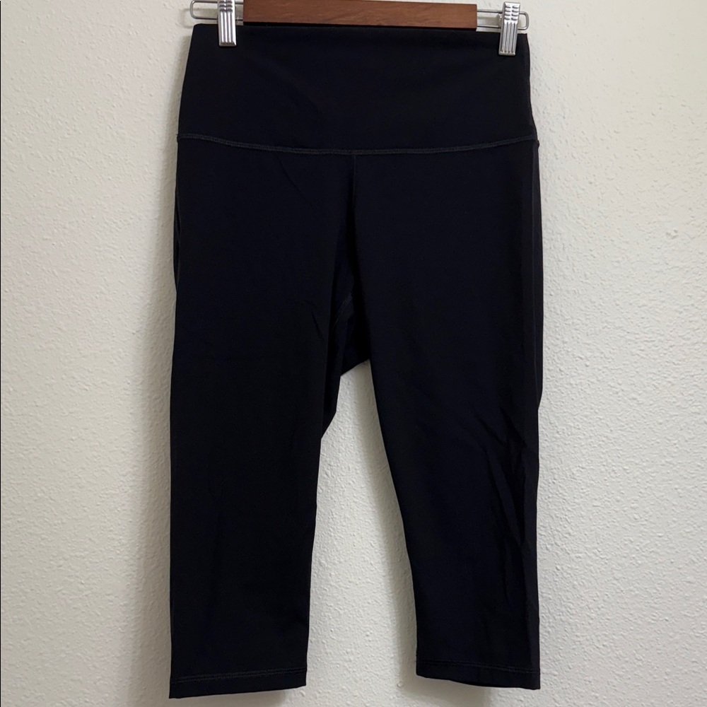 Everlane Perform Cropped Leggings
